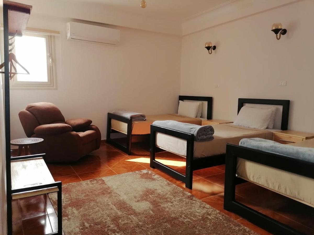 Champollion Hostel Caïro Buitenkant foto